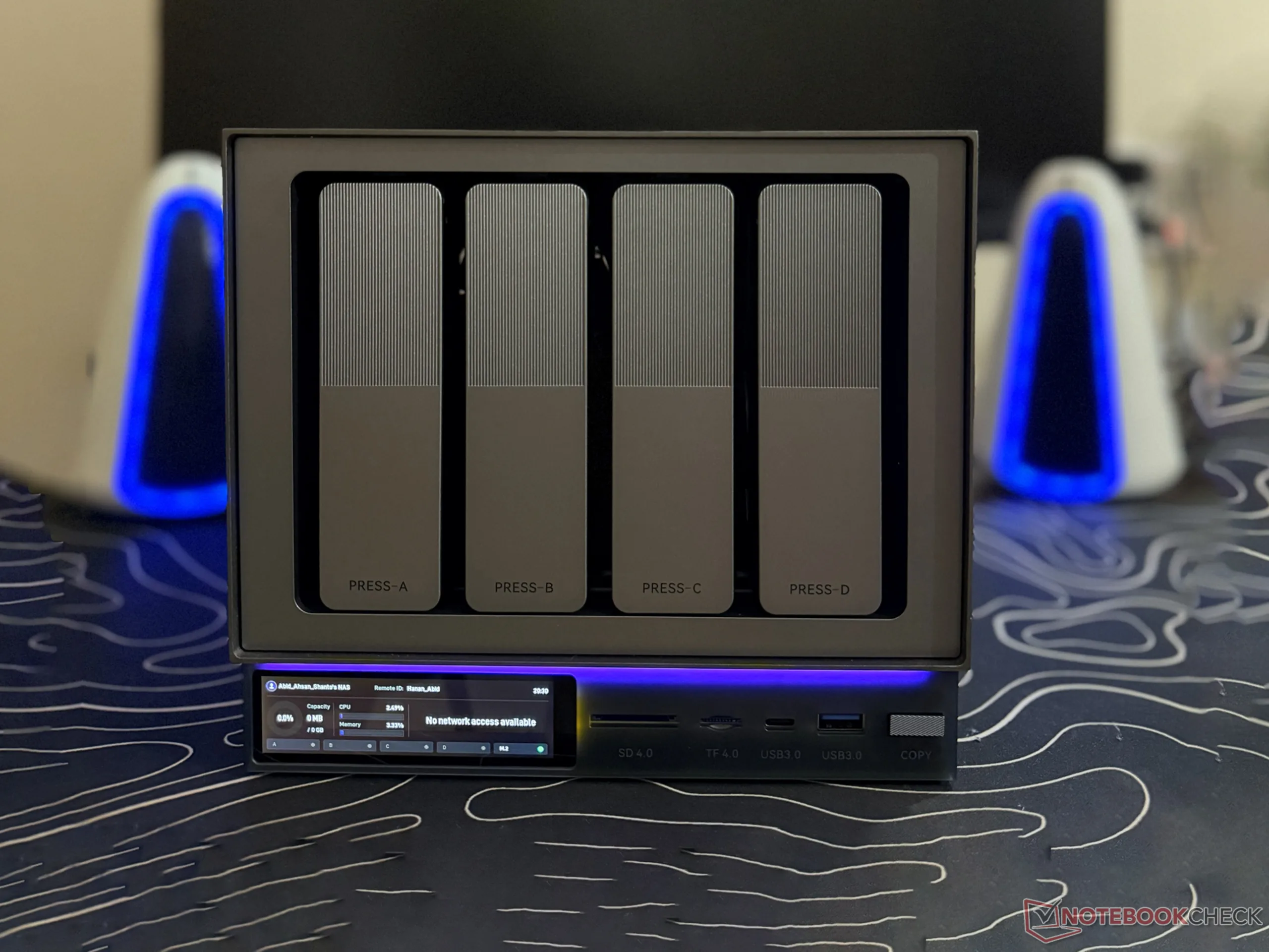Zettlab D4 上手评测：光滑的4 盘位AI NAS，支持100 TB 存储空间