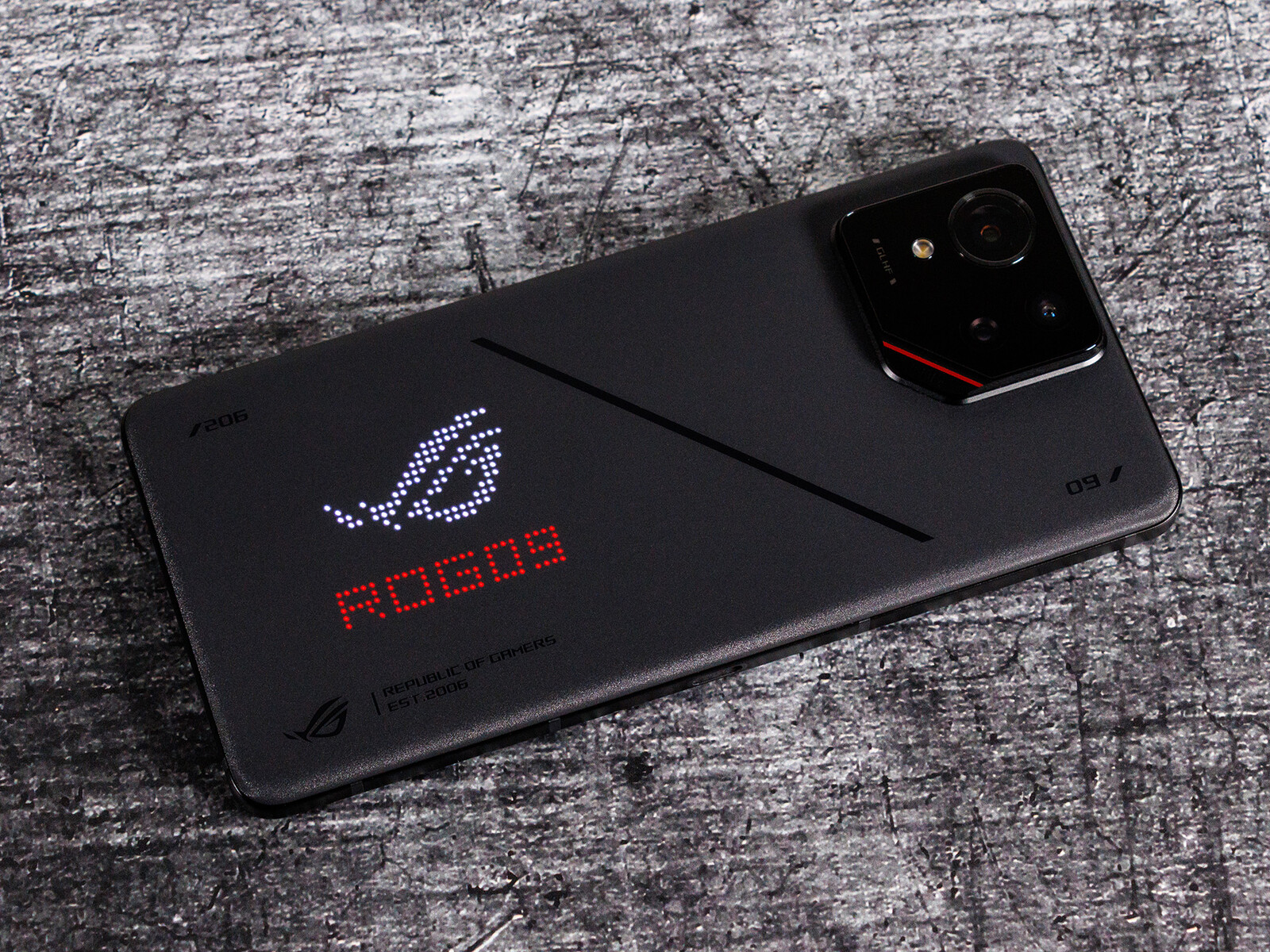 社*様 ASUS ROG Phone 9 pro本体 ASUS Officially Unveils The ROG Phone 9 And ROG Phone 9 Pro